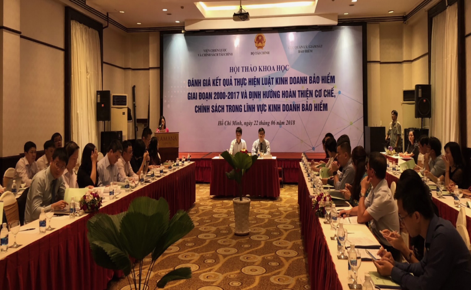 Hoàn thiện chính sách về kinh doanh bảo hiểm